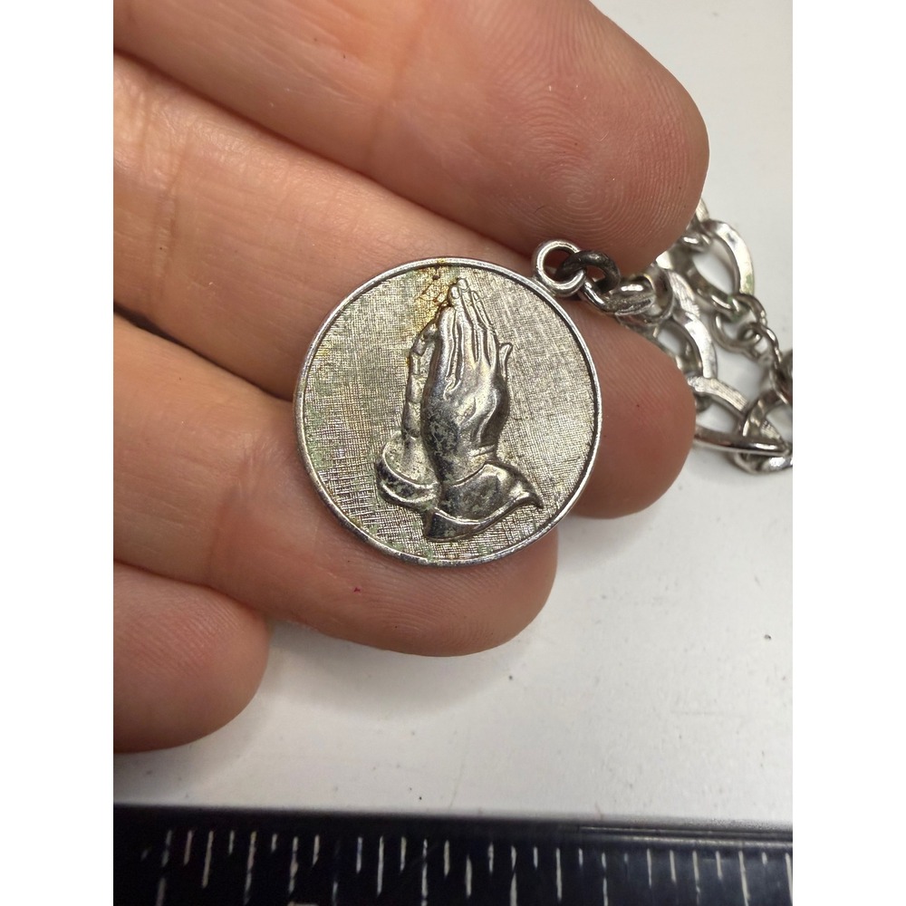 Silver Tone Praying Hands Serenity Prayer Charm Bracelet 6.5 Inch